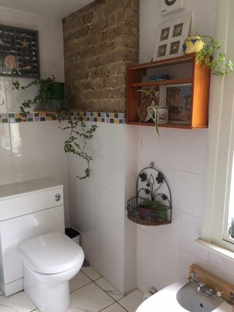 Room Honley Road in Greater London
