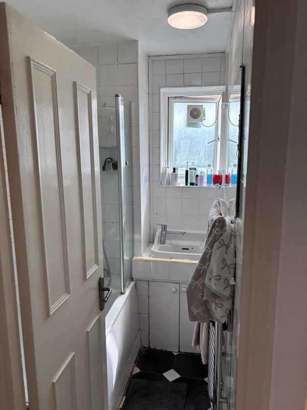 Flat Millgrove Street in Greater London
