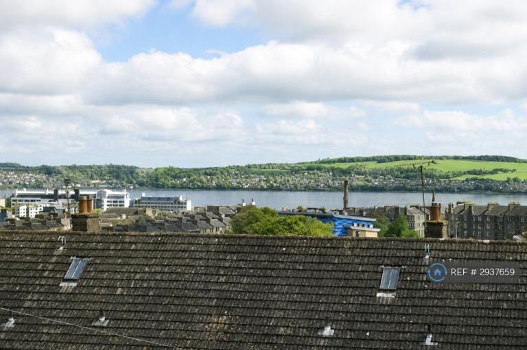 Flat Colinton Place in Dundee