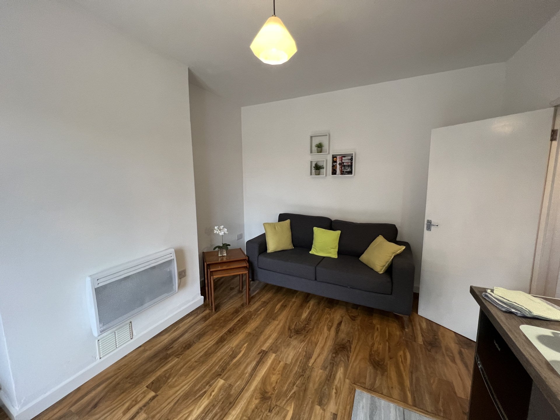 Flat Tennyson Road in Luton