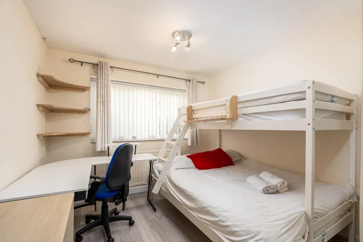 Flat Eastbury Road in Watford