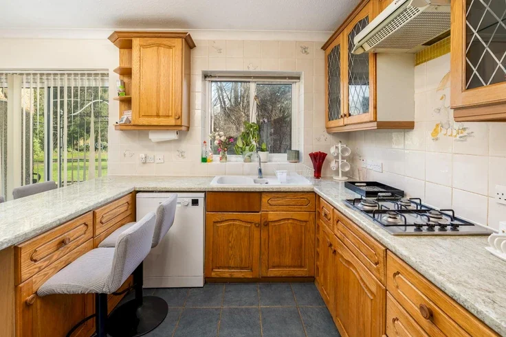 Flat Eastbury Road in Watford