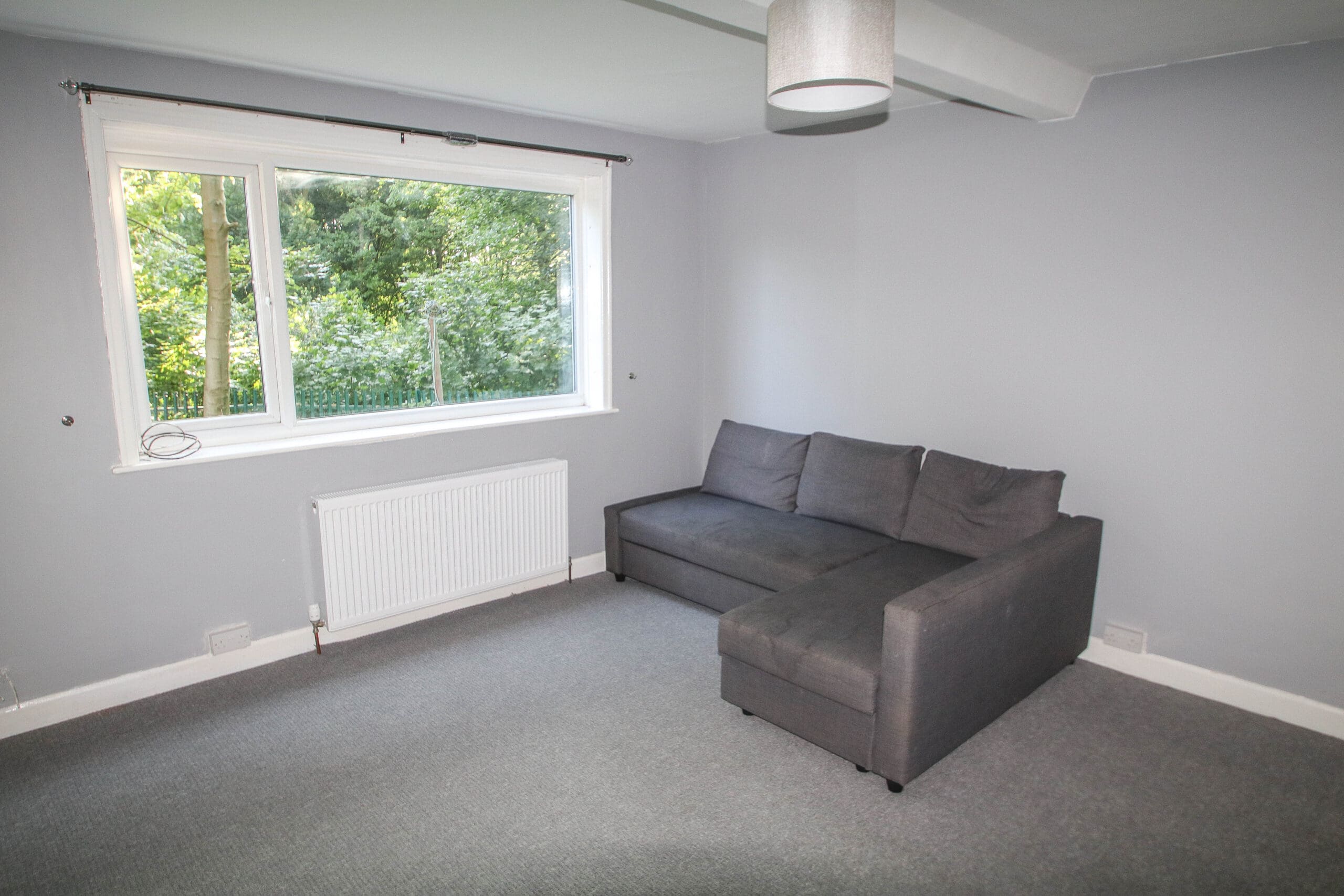 Flat Woodlake Avenue in Manchester