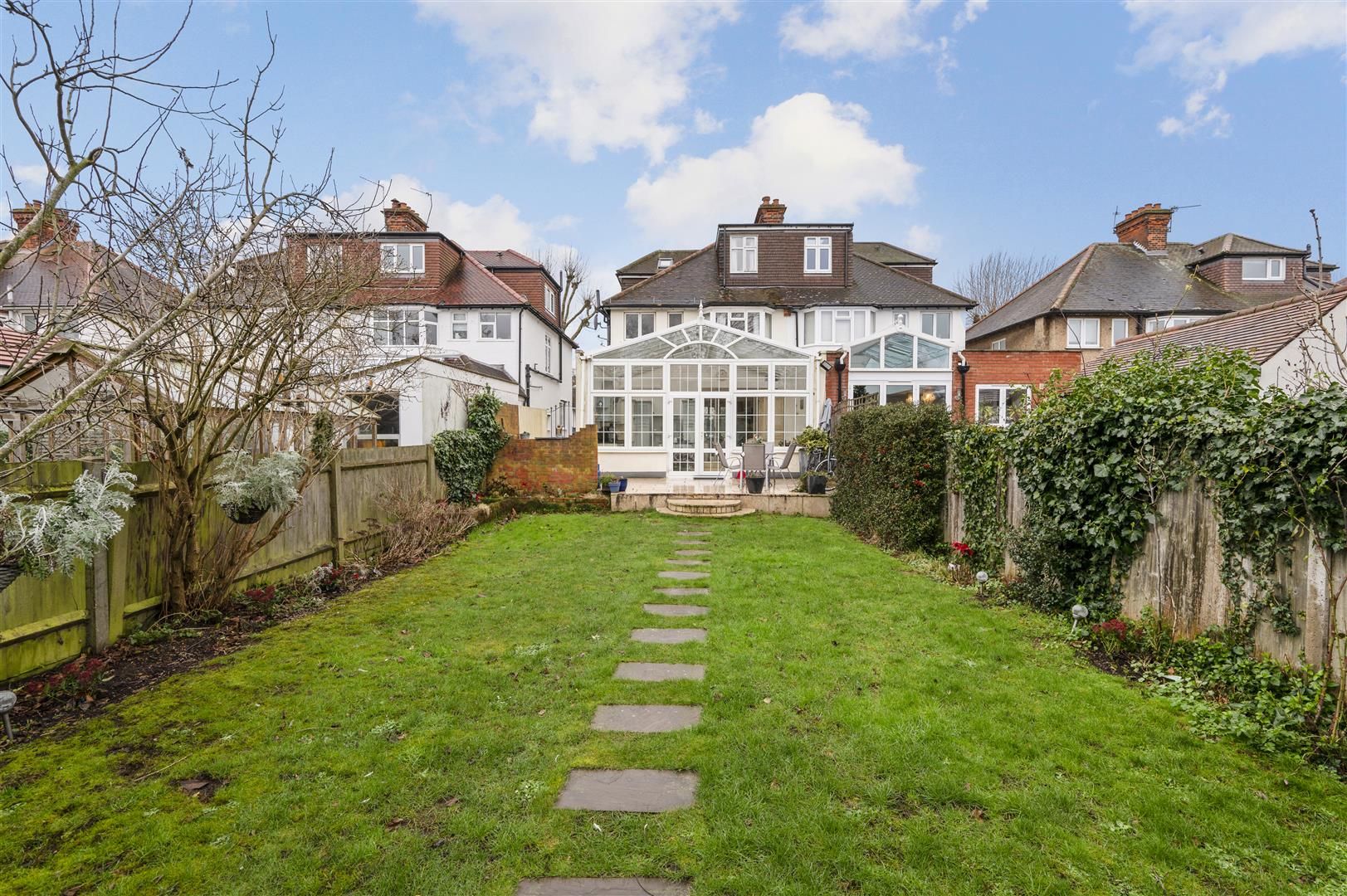 House Sutherland Grove in Greater London