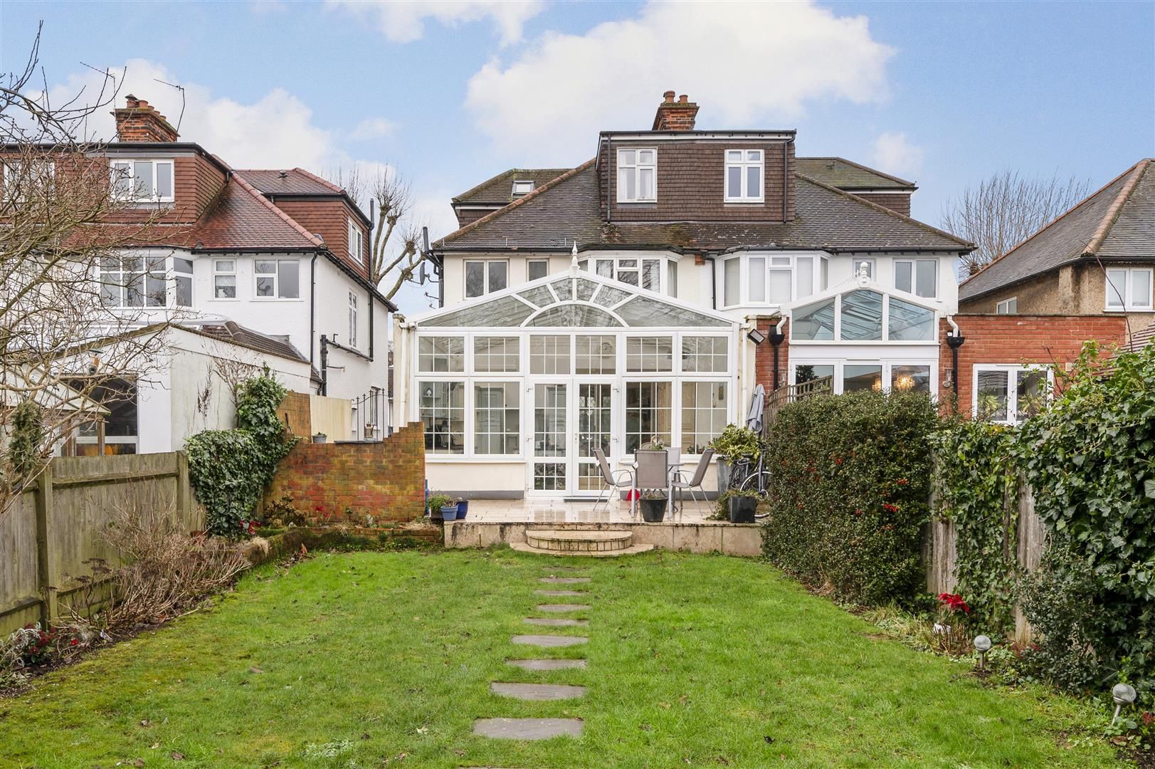 House Sutherland Grove in Greater London