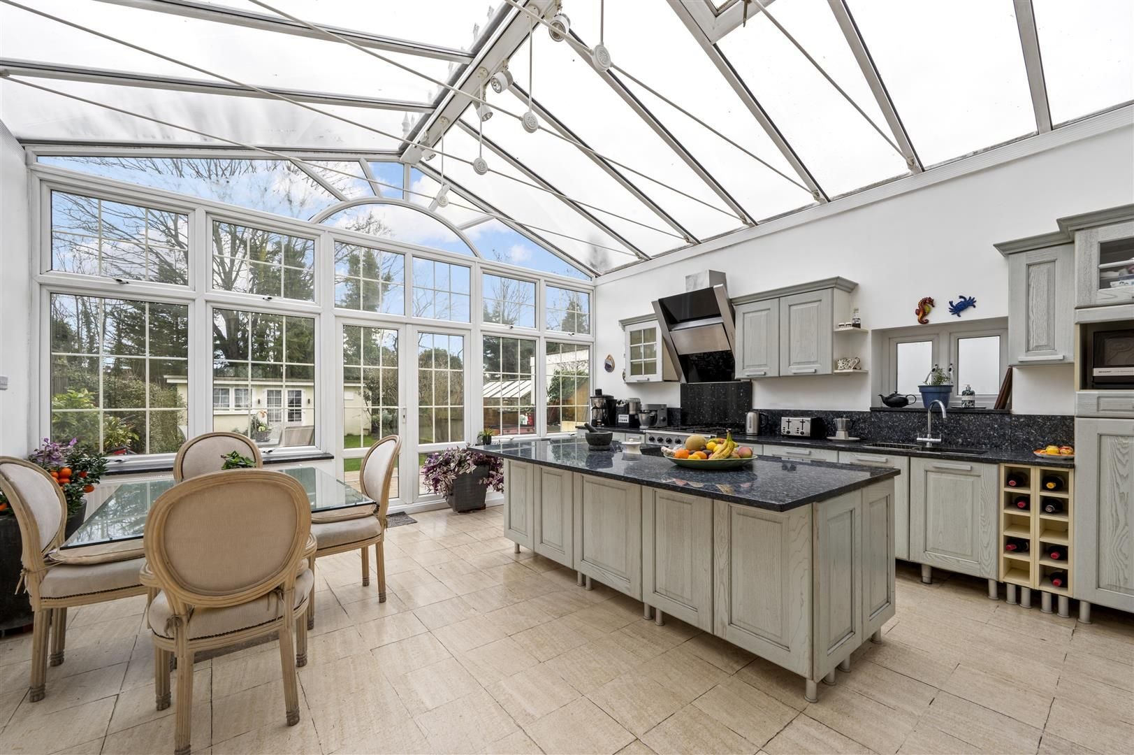 House Sutherland Grove in Greater London