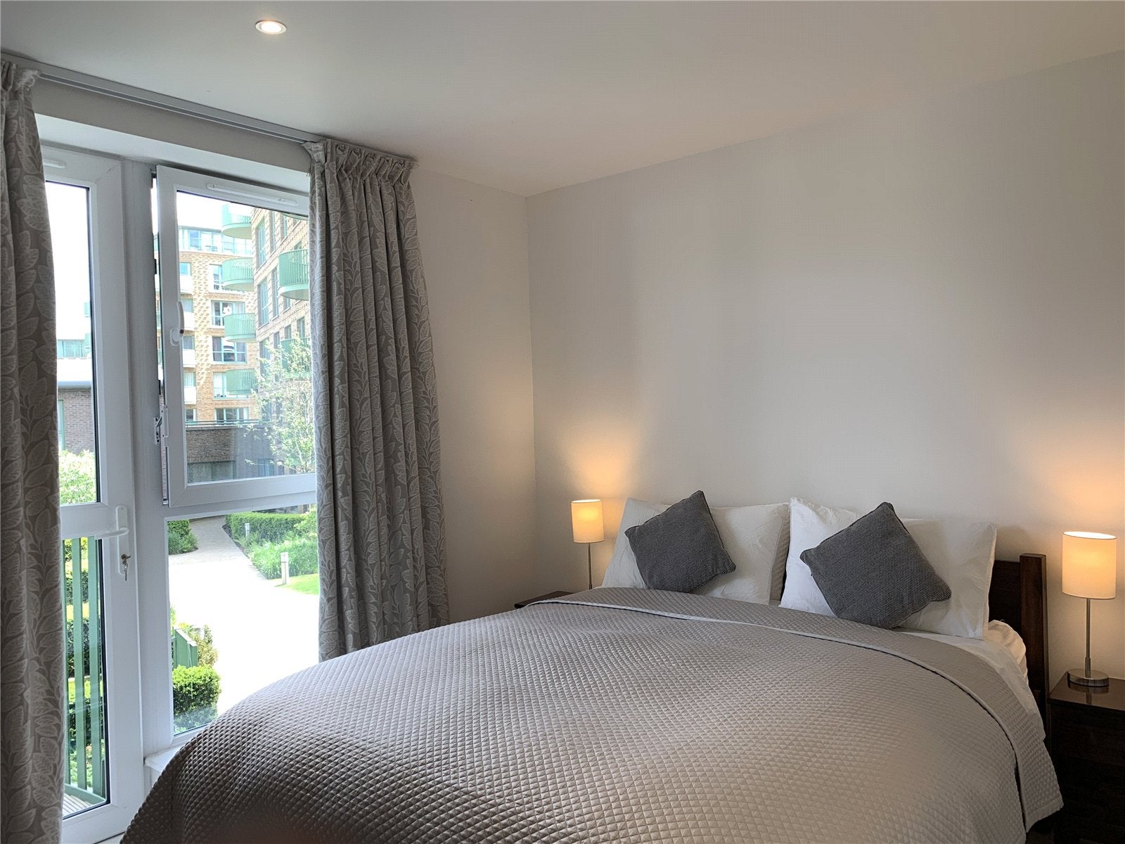 Flat Astell Road in Greater London
