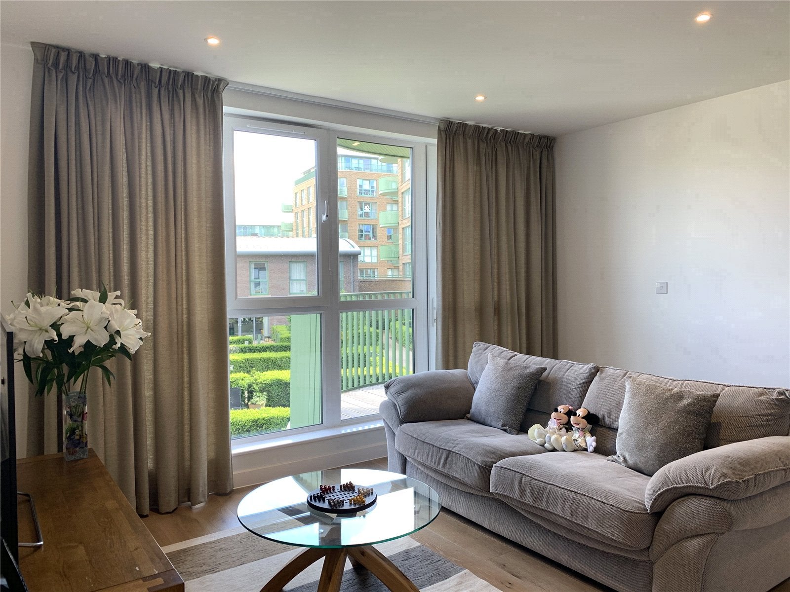 Flat Astell Road in Greater London