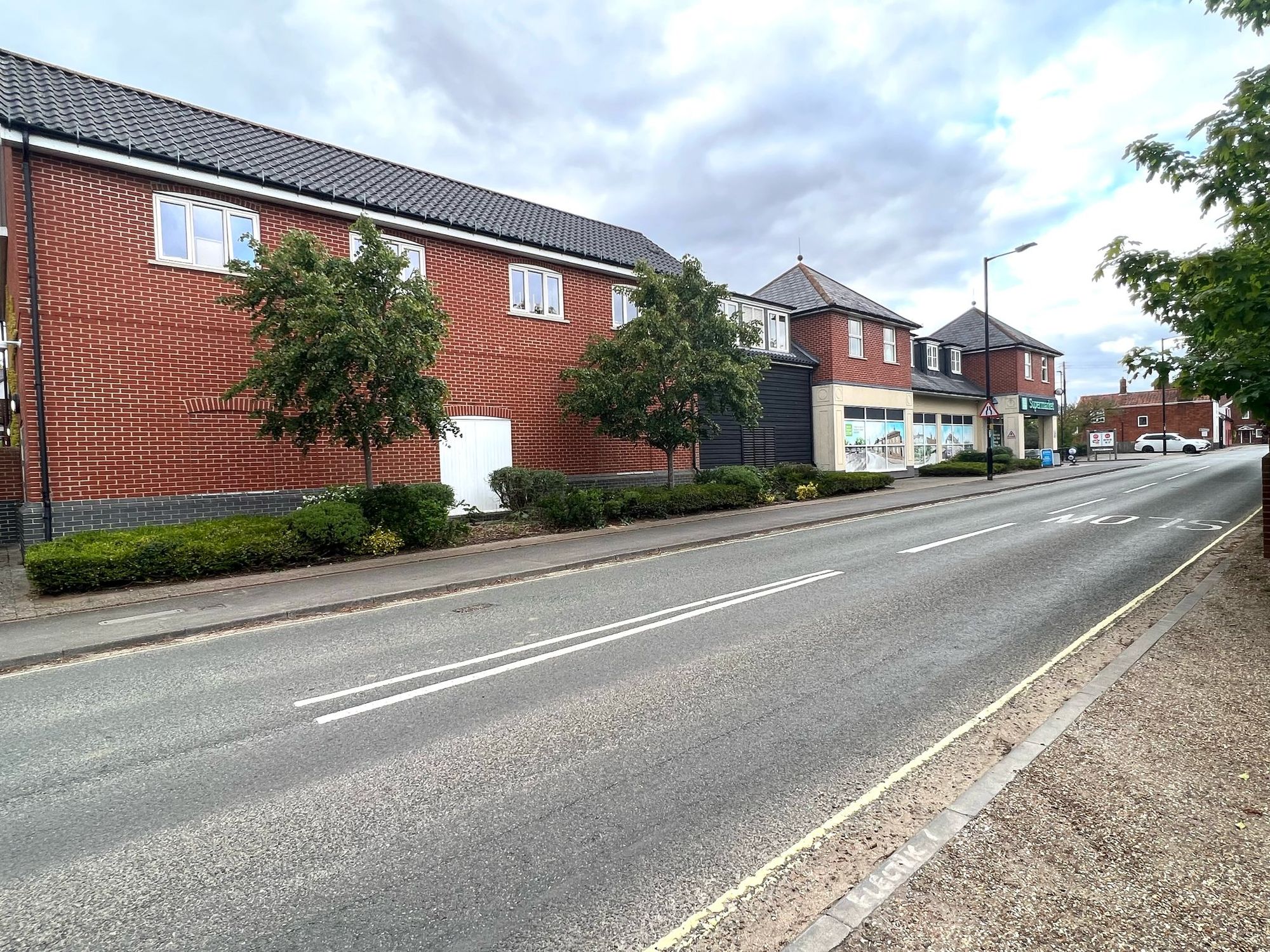 Flat High Street in Street