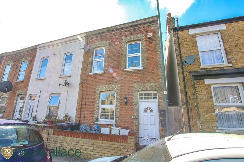 Flat Cross Road in Waltham Cross