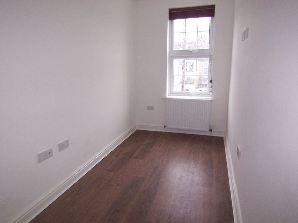 Flat Cross Road in Waltham Cross
