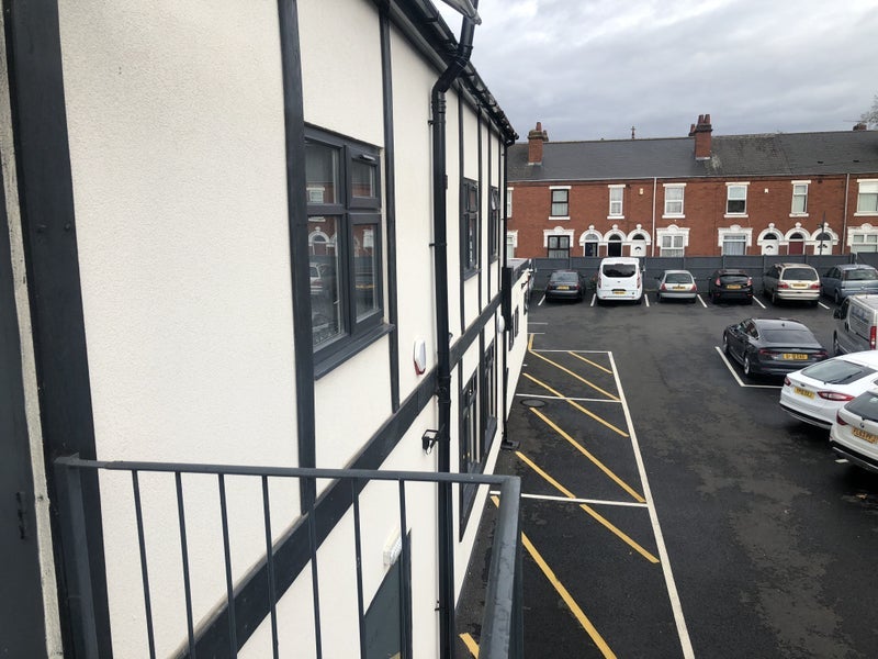 Room Virgin's End Court in Sandwell