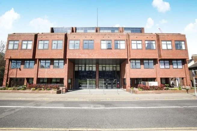 Flat Park Street West in Luton