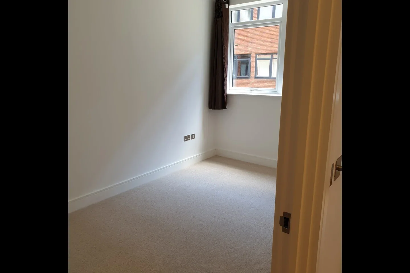 Flat Park Street West in Luton
