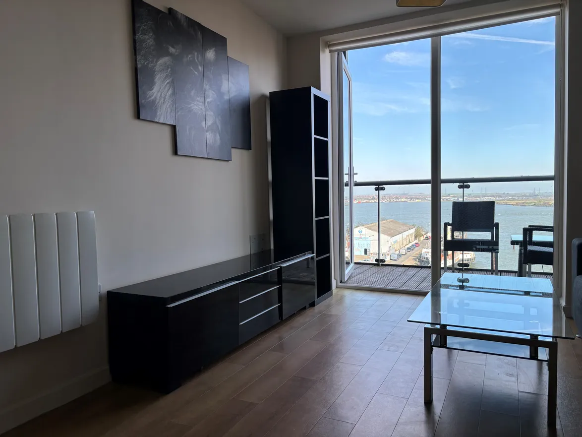 Flat Ocean Drive in Gillingham