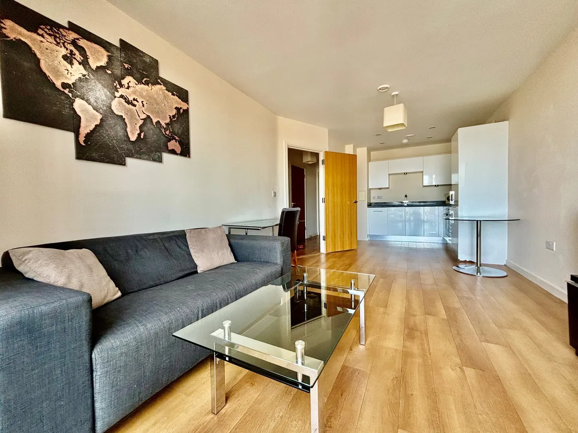 Flat Ocean Drive in Gillingham