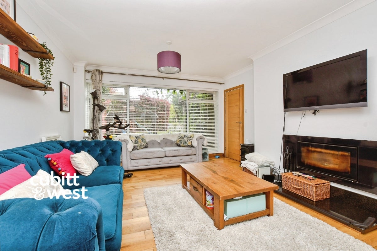 House Waterfield Drive in Warlingham