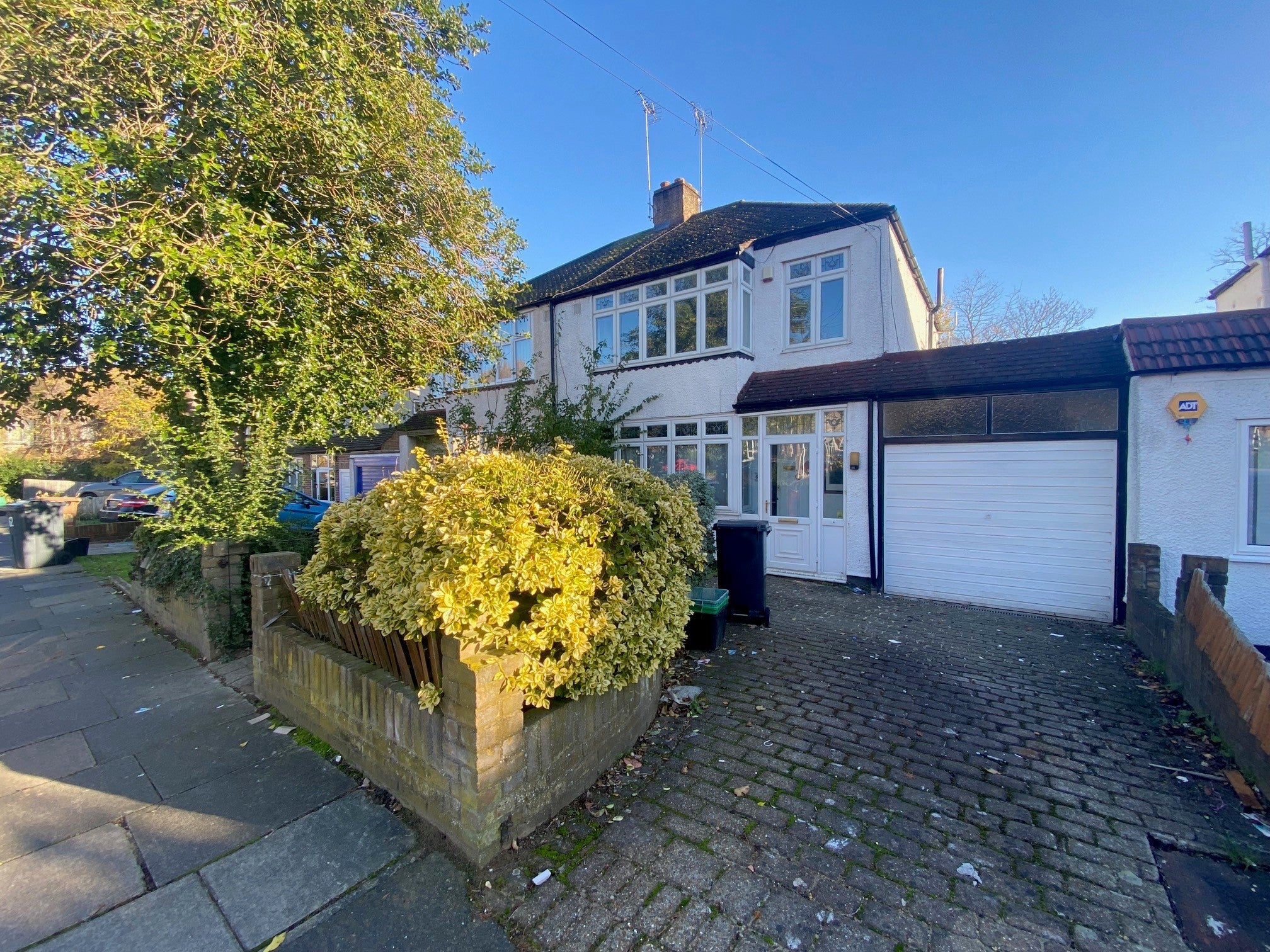 Flat Vinson Close in Greater London