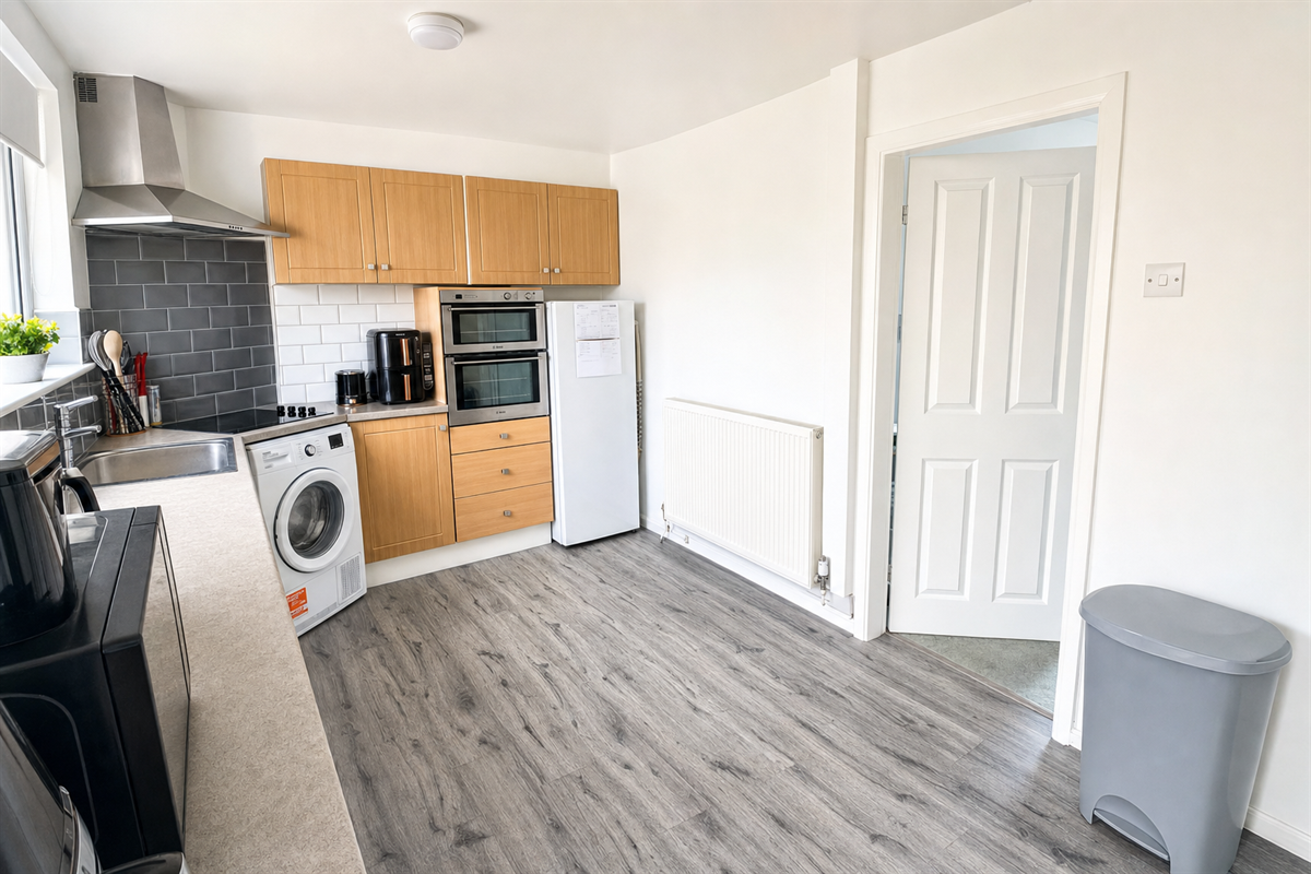 Room Shoreswood Close in Nottingham
