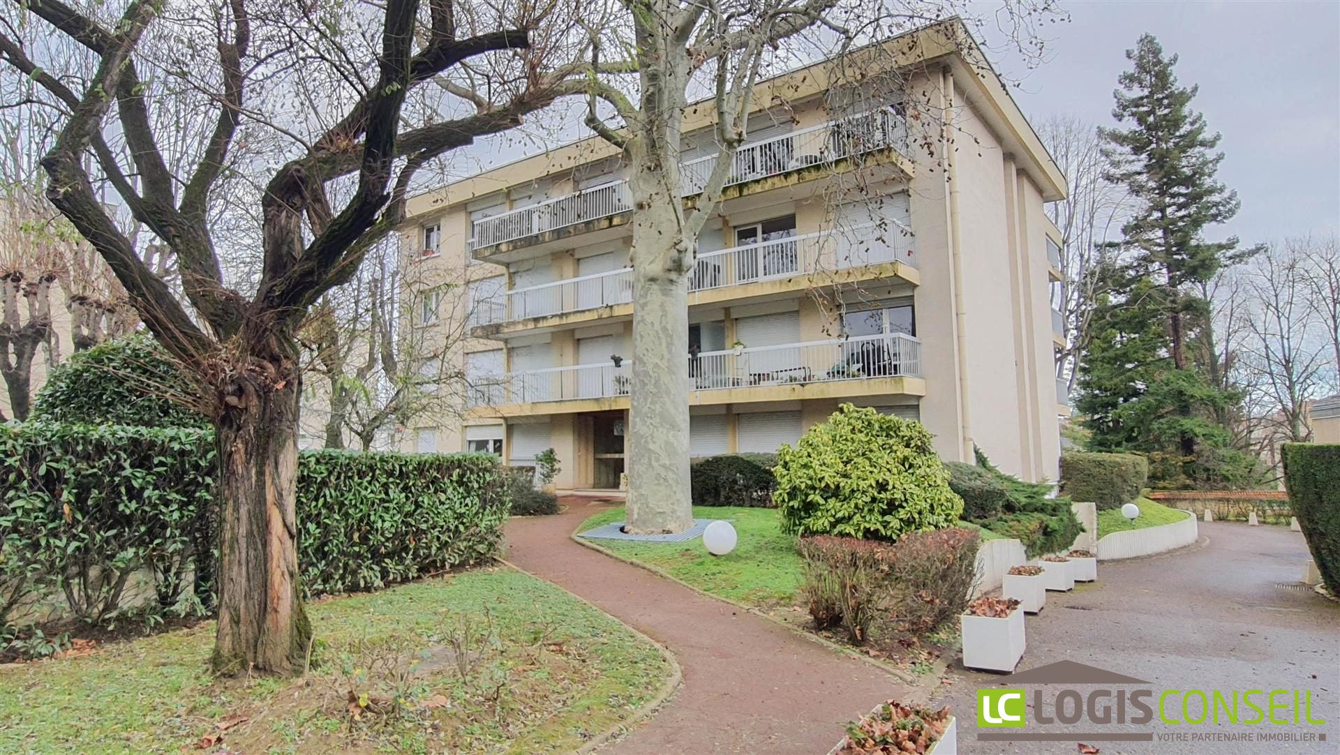 Flat Avenue Jean Jaurès in Châtenay-Malabry