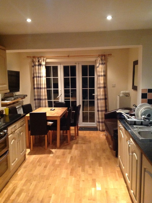 Room Shepherds Bush Road in Greater London