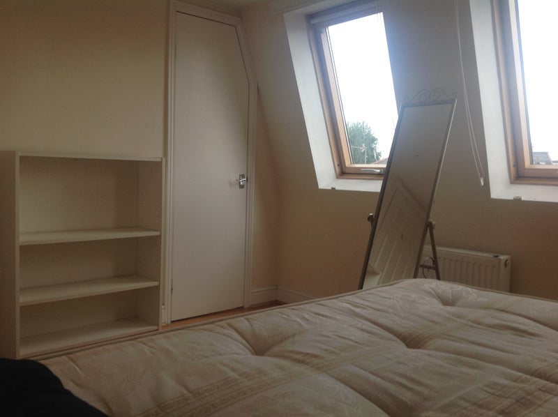 Room Shepherds Bush Road in Greater London
