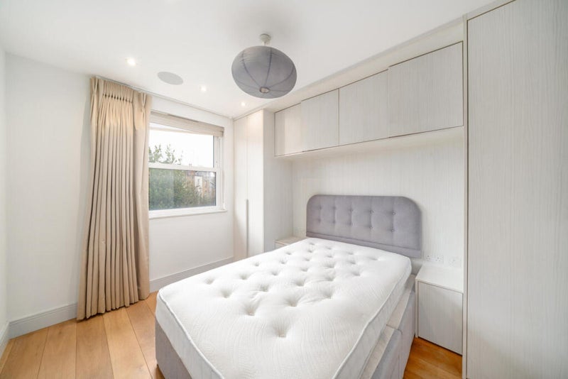 Flat Wandsworth Bridge Road in Greater London