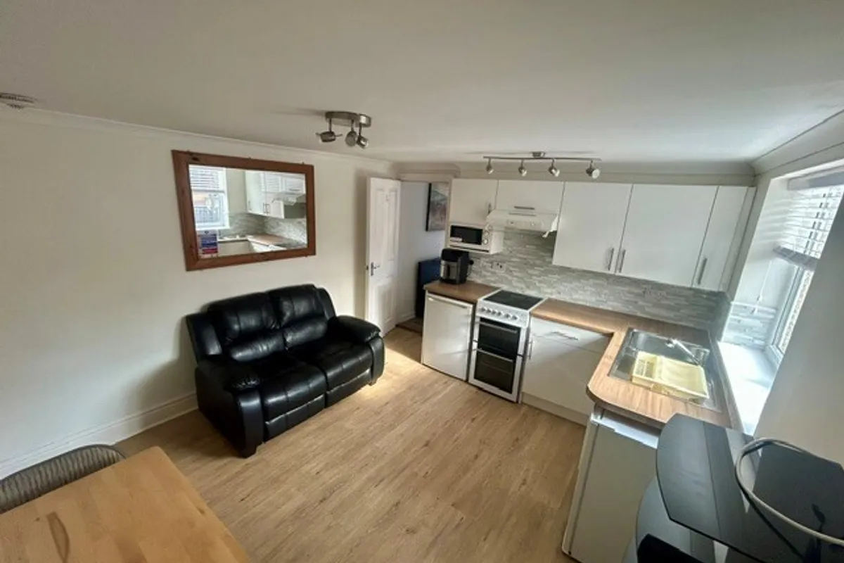 Flat Euclid Street in Swindon