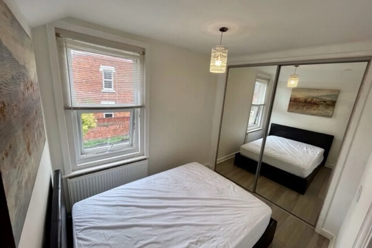 Flat Euclid Street in Swindon