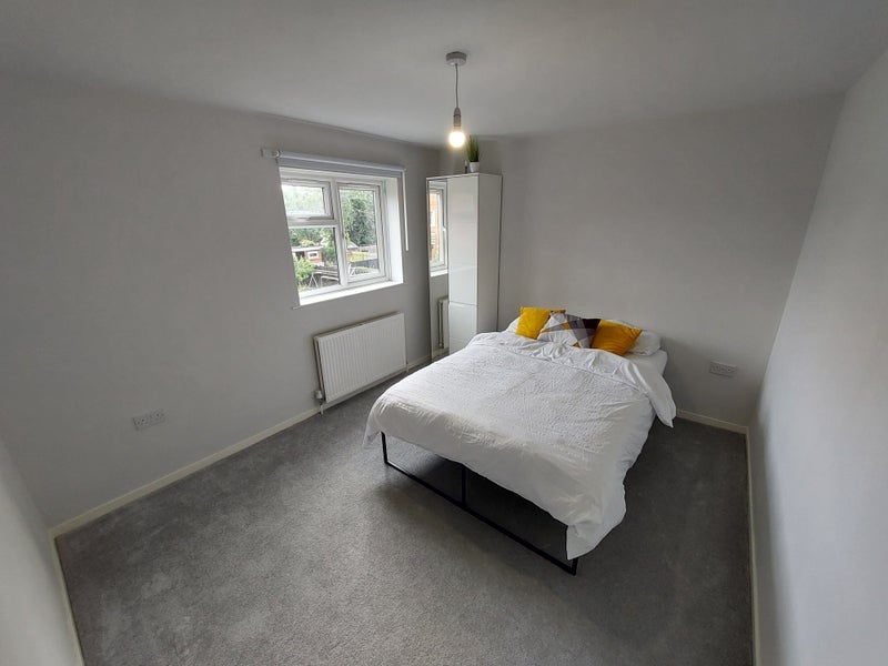 Room Lauriston Drive in Nottingham