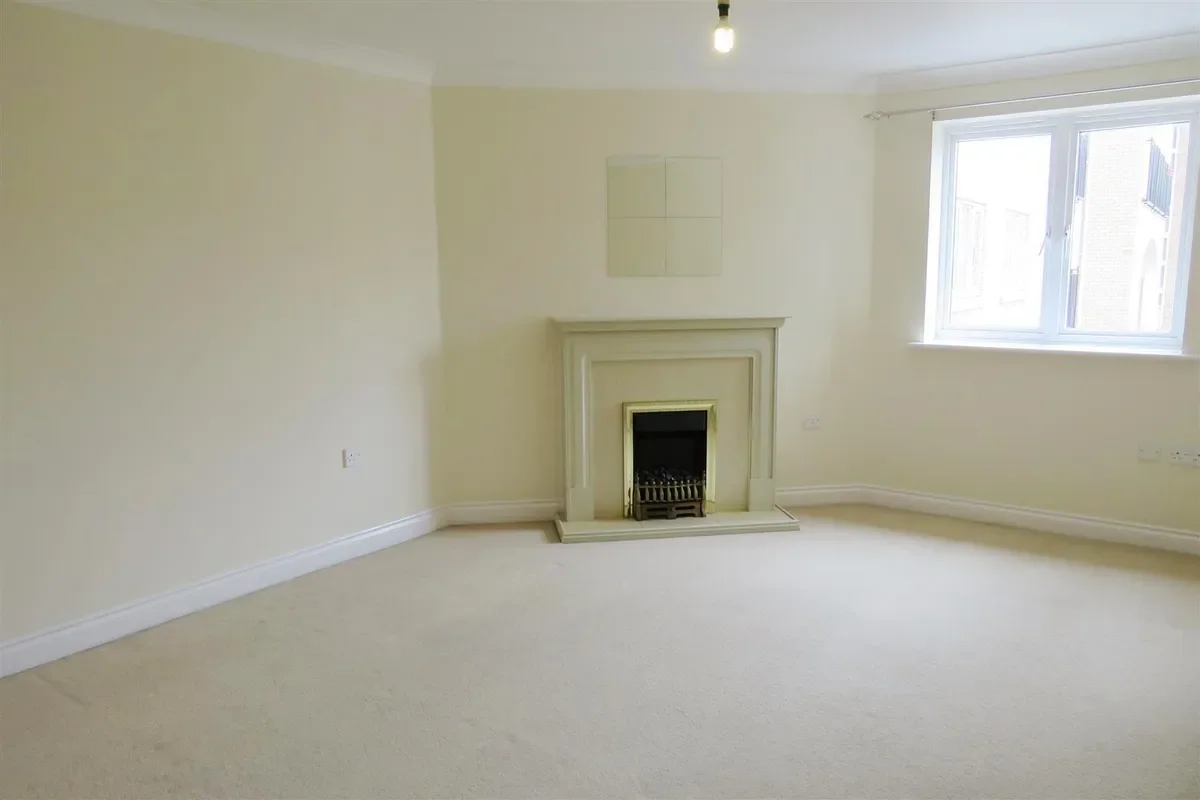 Flat Milton Road in Southampton