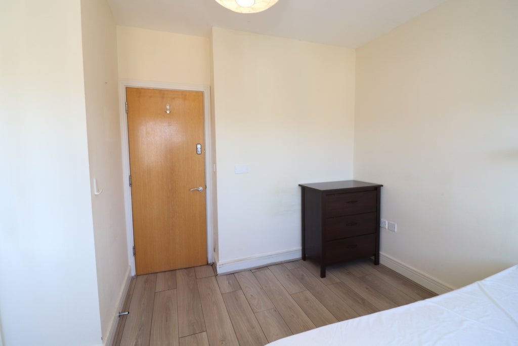 Room Globe Road in Greater London