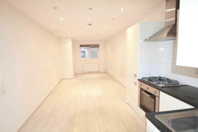 Flat Finchley Road in Greater London