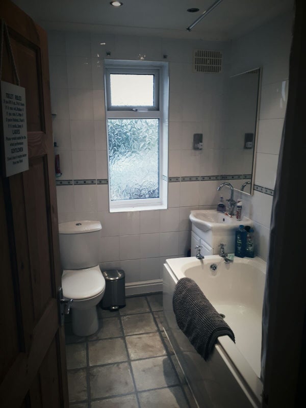 Room Erithway Road in Coventry