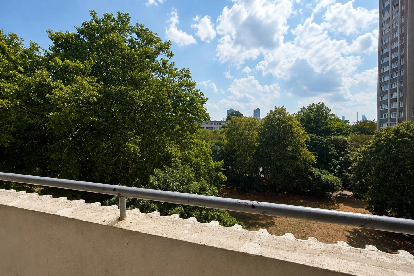 Flat King Square in Greater London