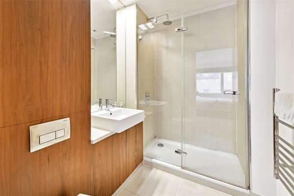 Flat Wilton Road in City of Westminster