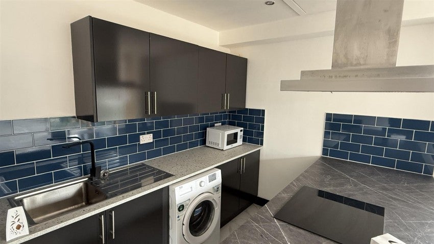 Flat Mersey Street in Warrington
