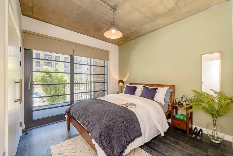 Room White Horse Way North in Greater London
