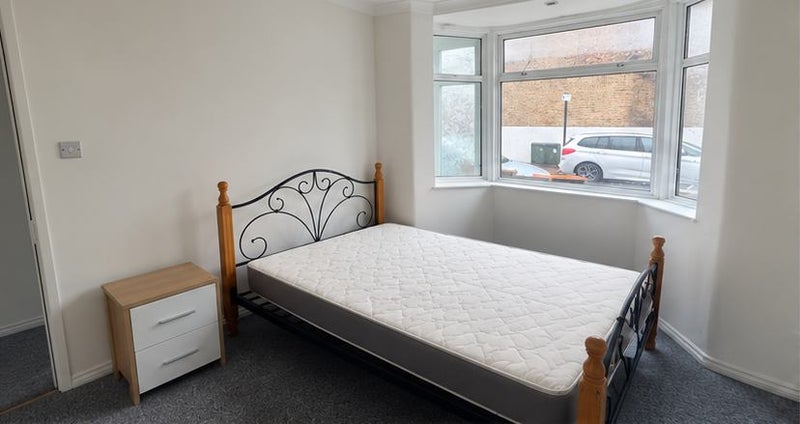 Room Pretoria Road in Greater London