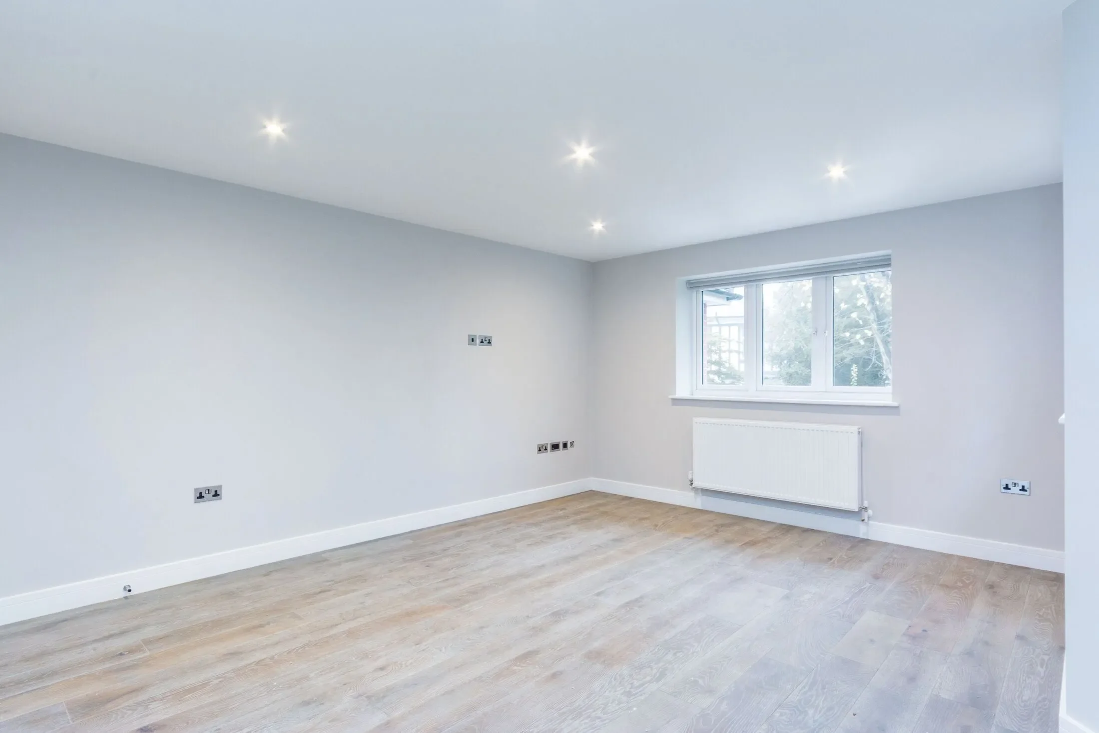 Flat Castlebar Road in Greater London