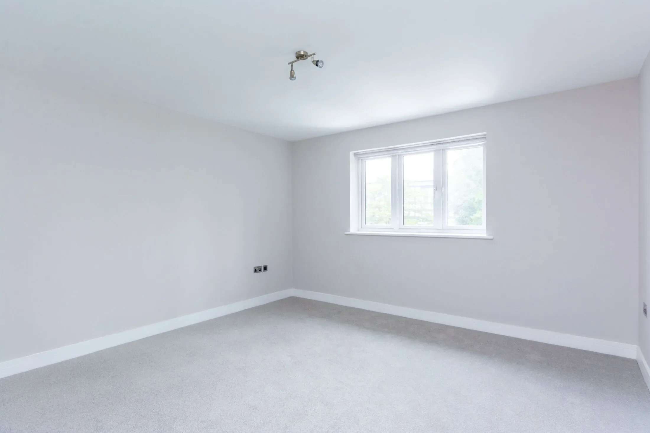 Flat Castlebar Road in Greater London