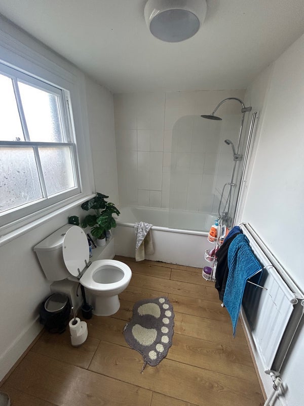 Room Burlington Road in Greater London