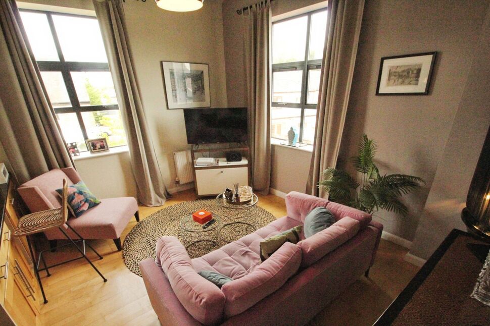 Flat Hawthorn Street in Wilmslow