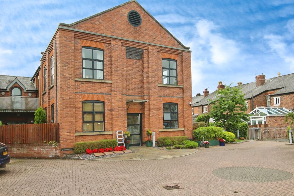 Flat Hawthorn Street in Wilmslow