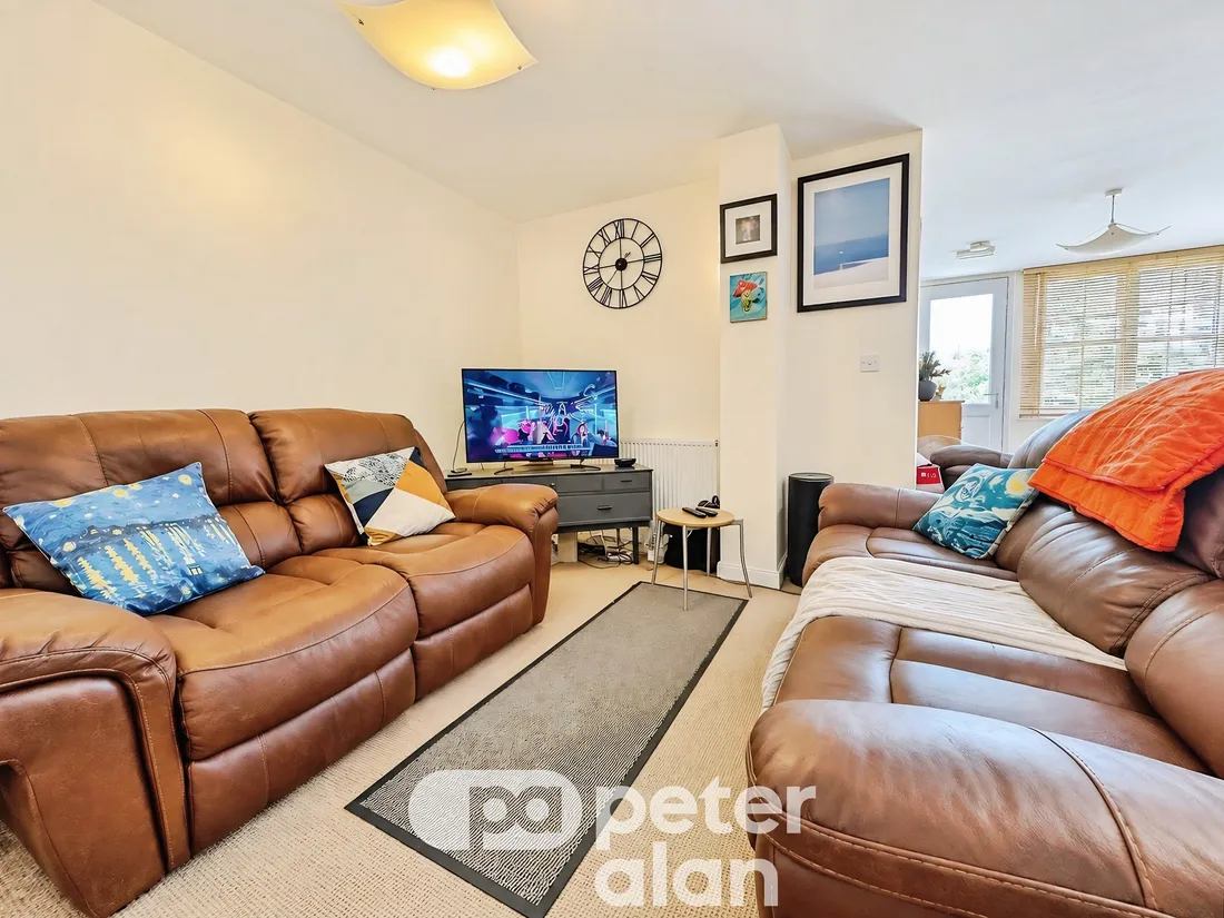 Flat Moira Terrace in Cardiff
