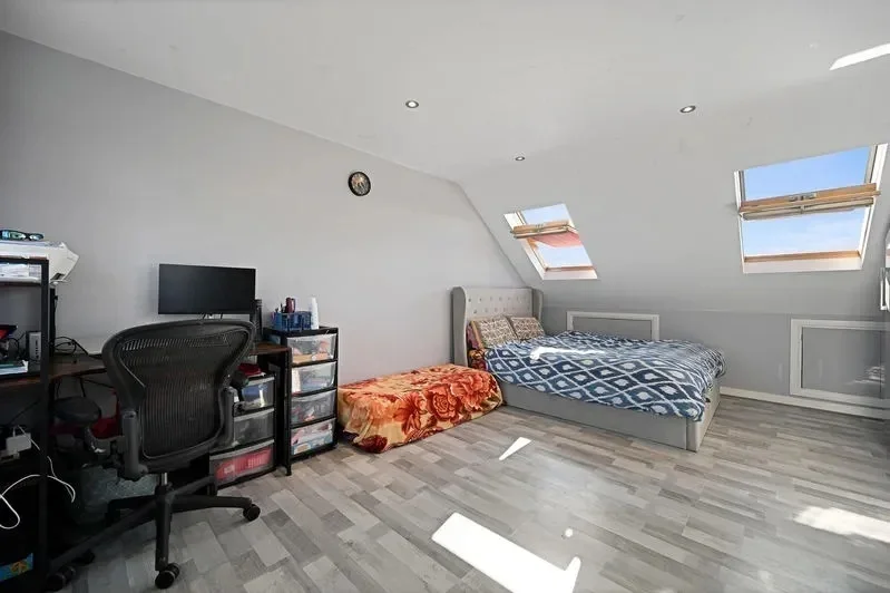 Flat Blenheim Road in Greater London