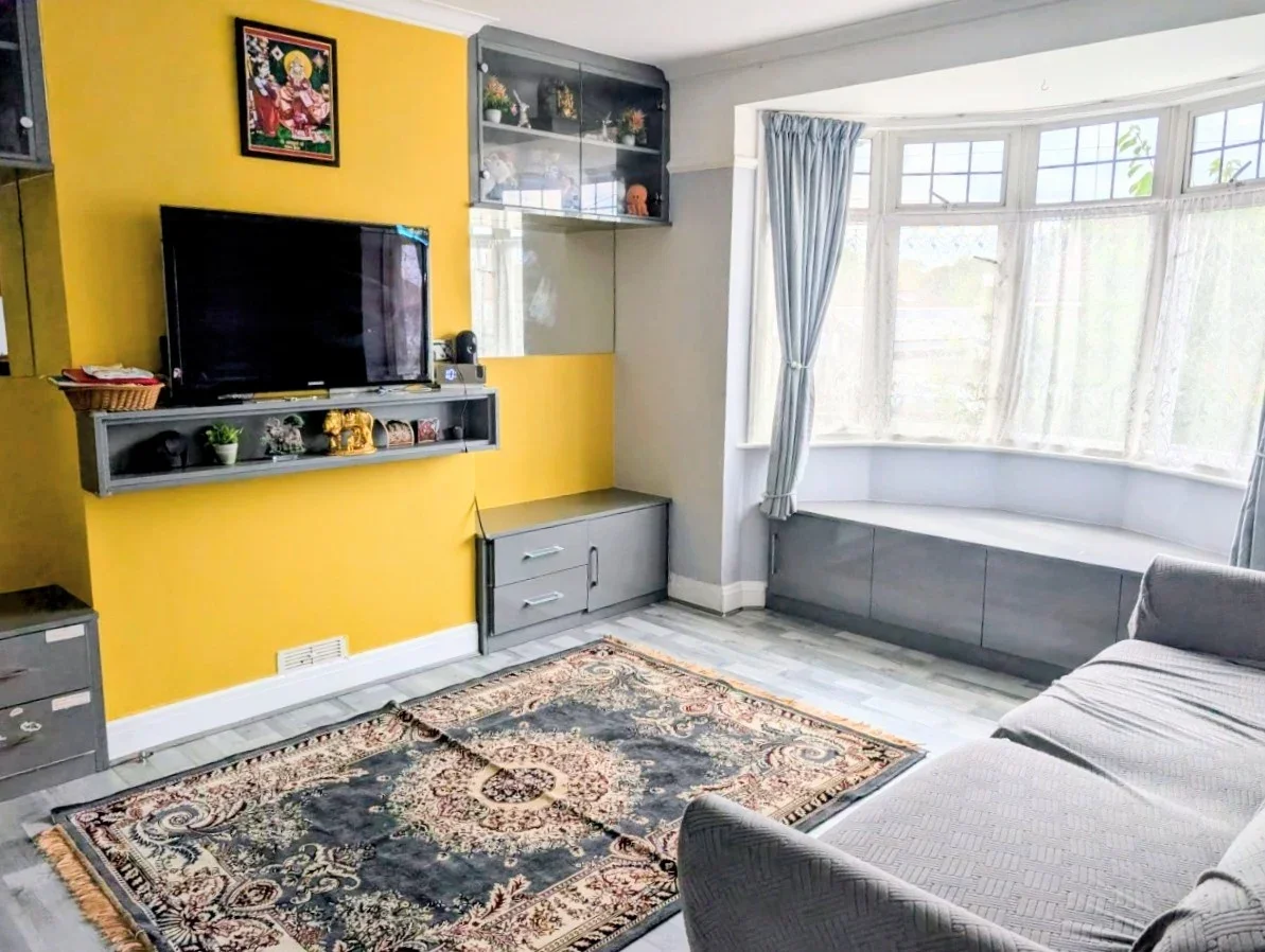 Flat Blenheim Road in Greater London