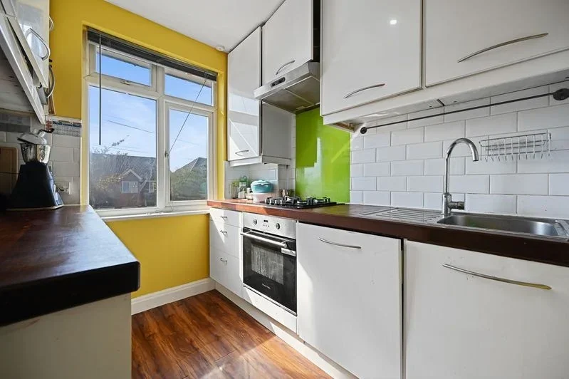 Flat Blenheim Road in Greater London