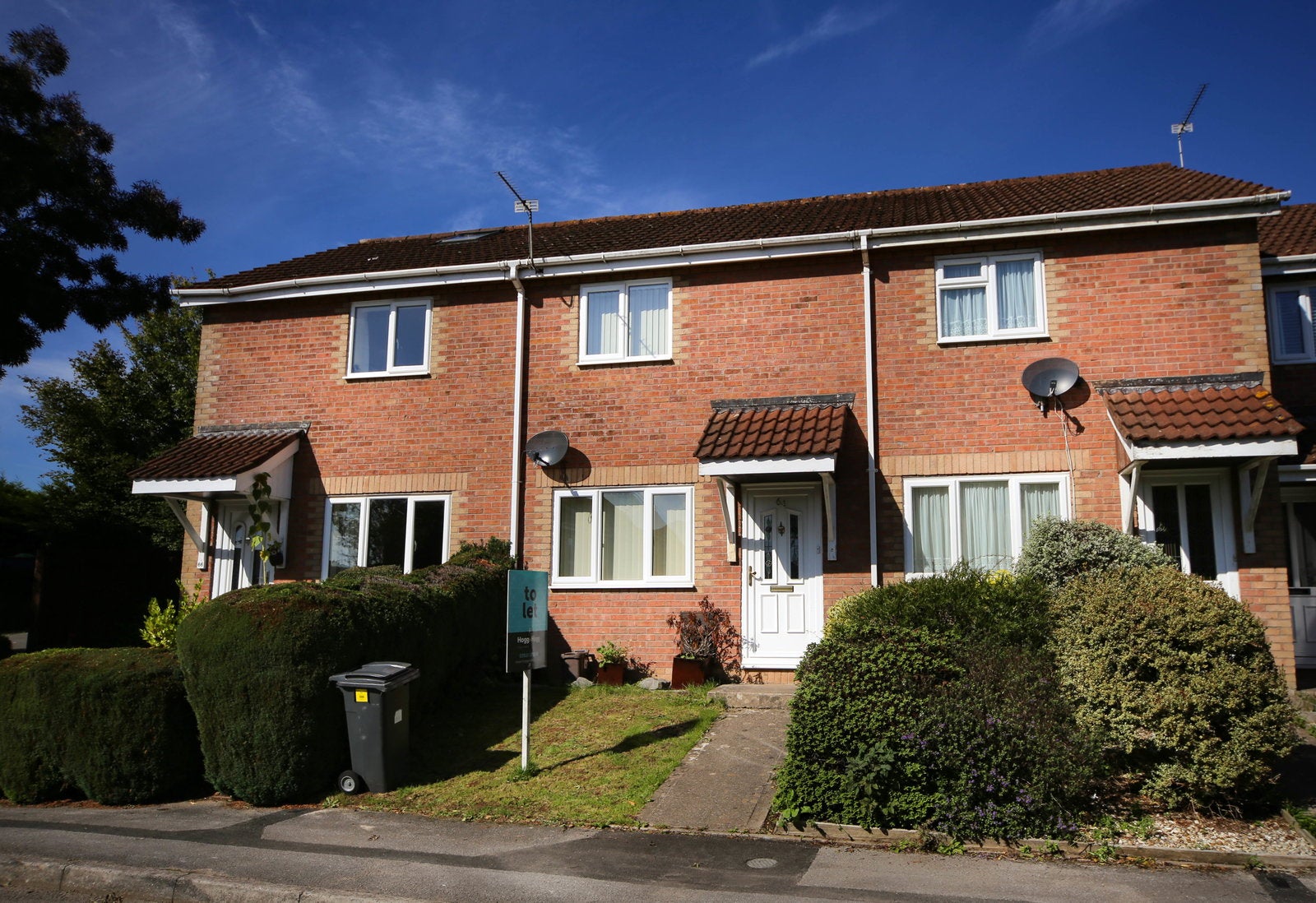 House Pinecrest Drive in Cardiff