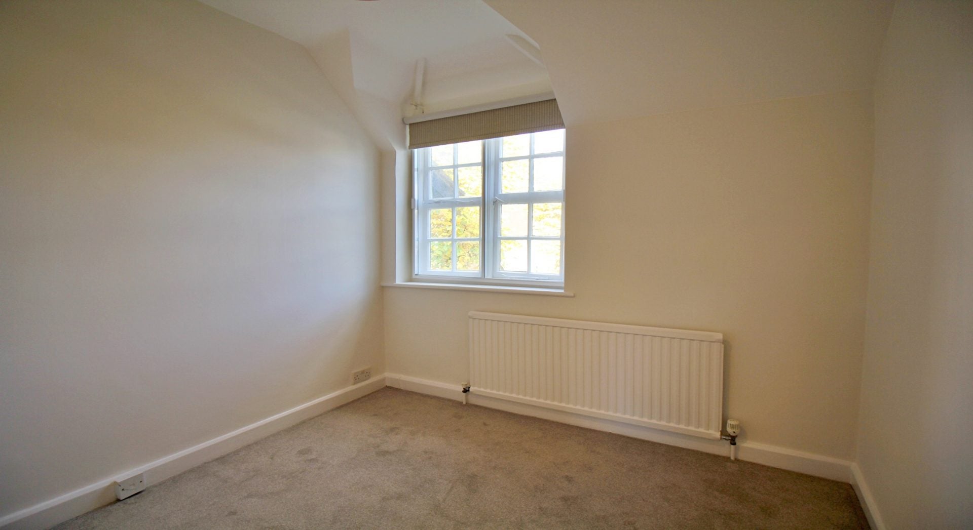 Flat Asmuns Place in Greater London